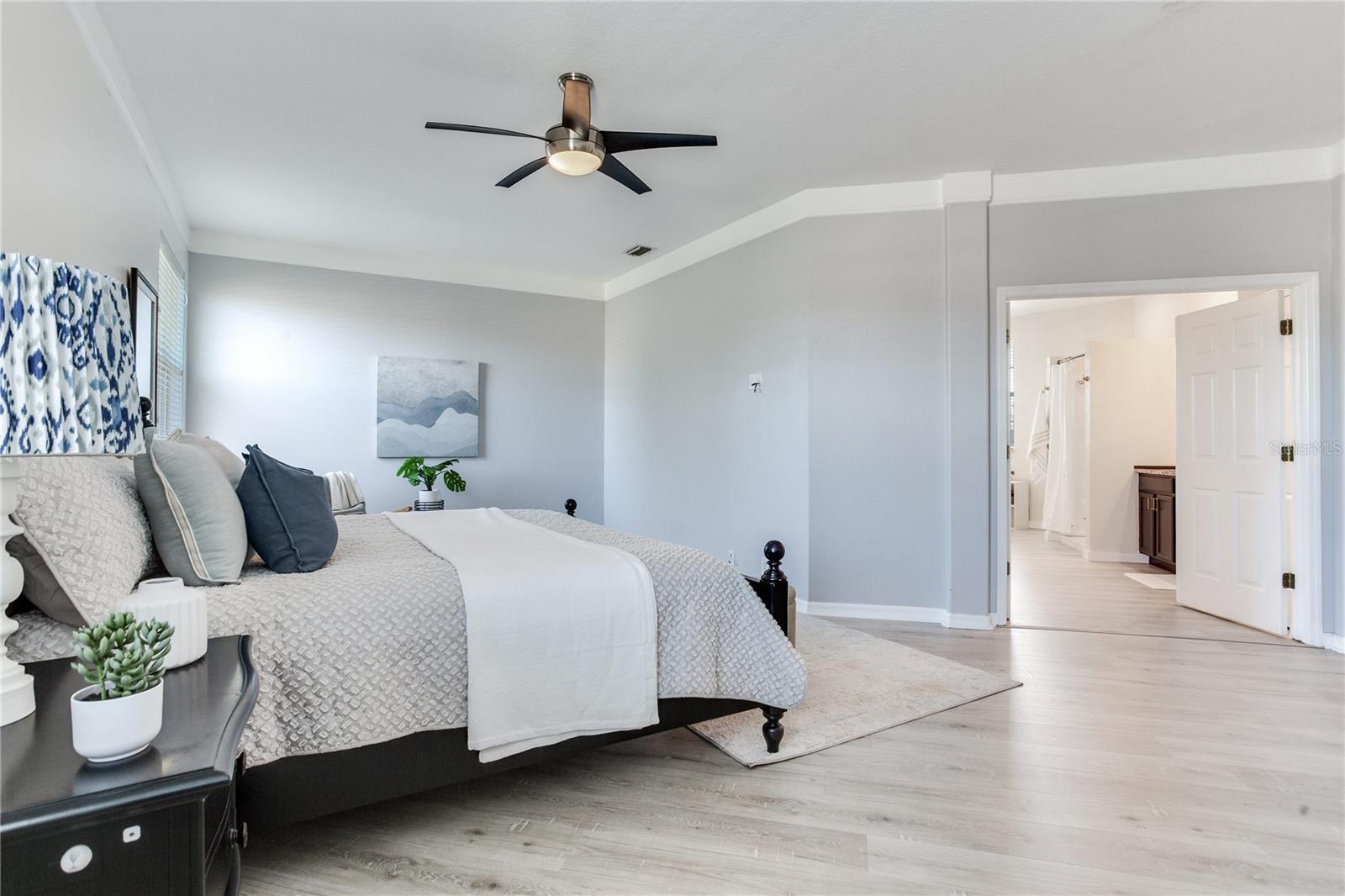 Listing photo id 42 for 517 Harbor Grove Circle