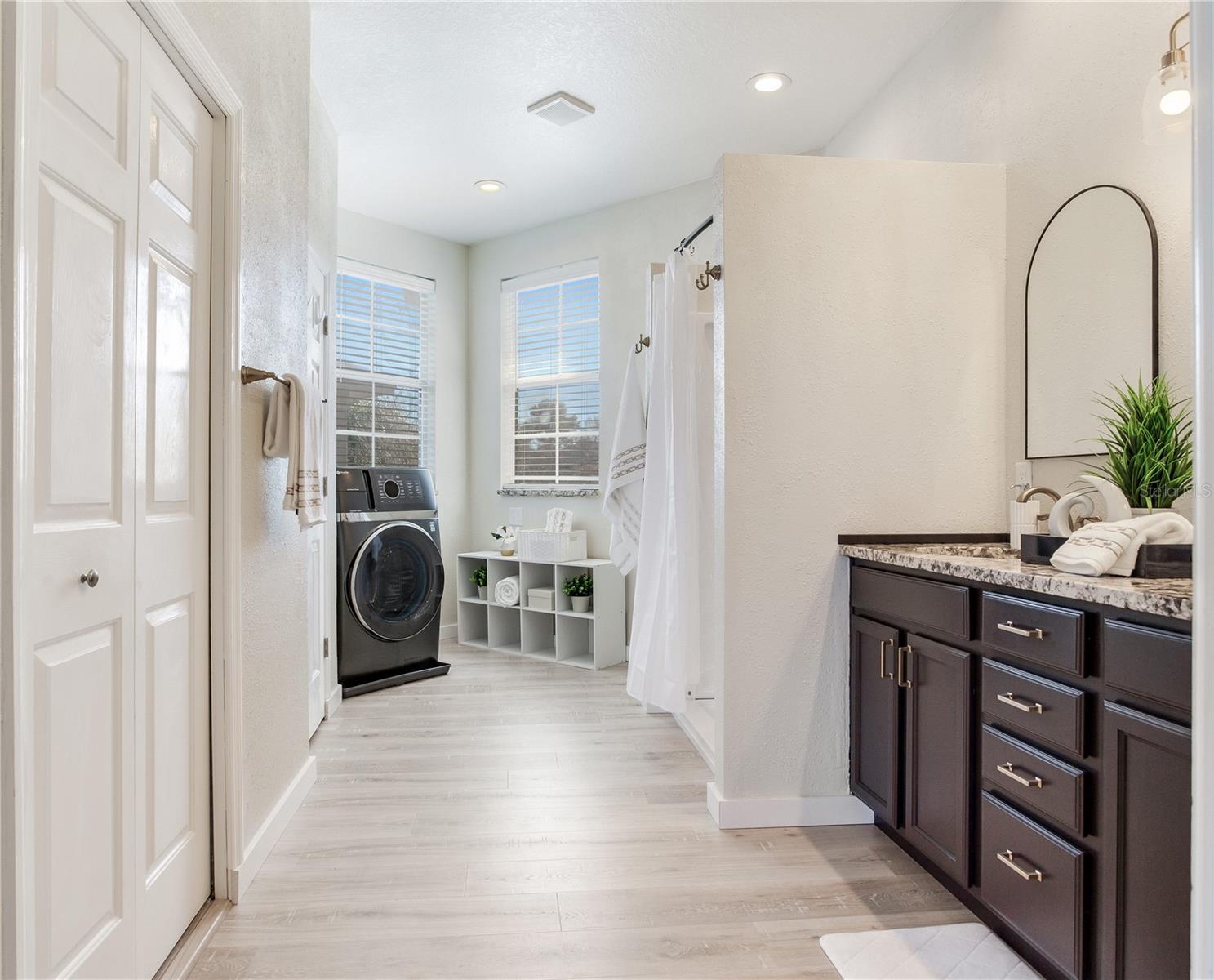 Listing photo id 44 for 517 Harbor Grove Circle