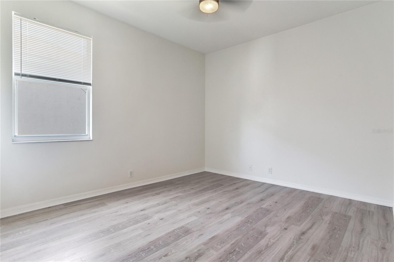 Listing photo id 51 for 517 Harbor Grove Circle