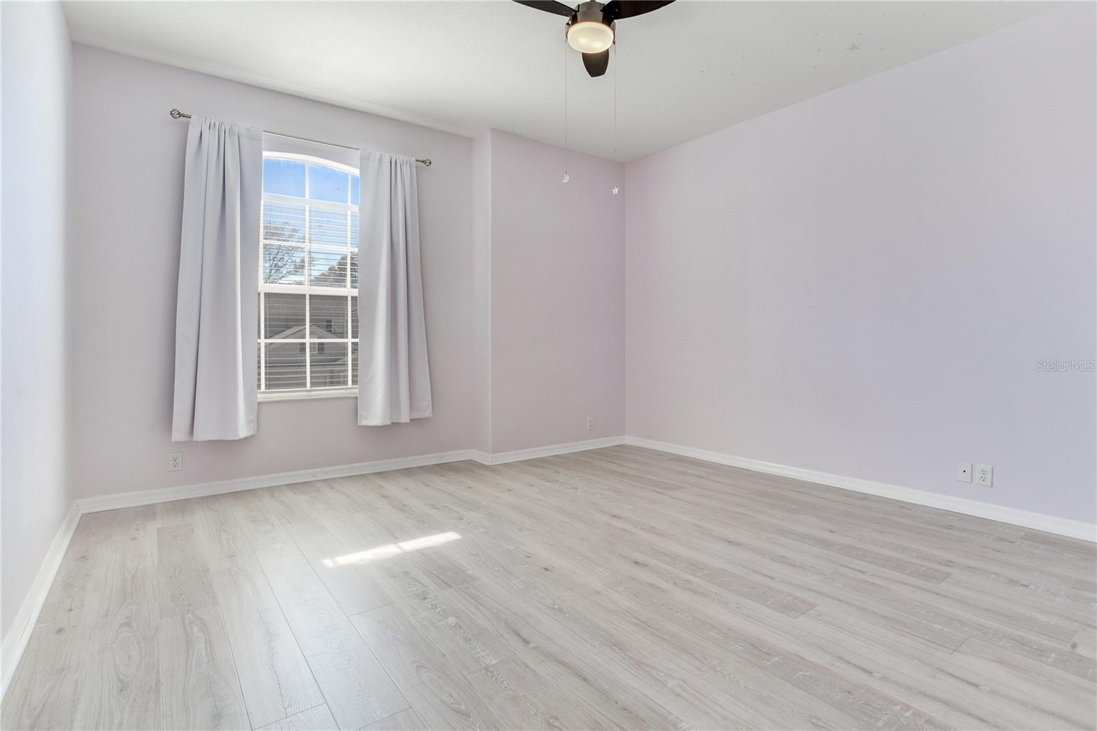 Listing photo id 54 for 517 Harbor Grove Circle