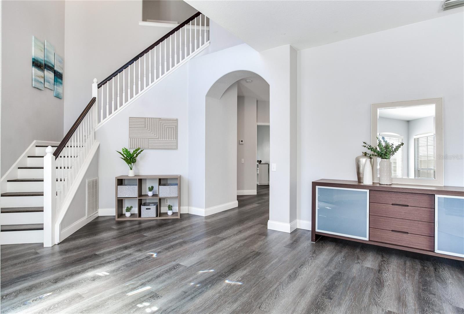 Listing photo id 5 for 517 Harbor Grove Circle