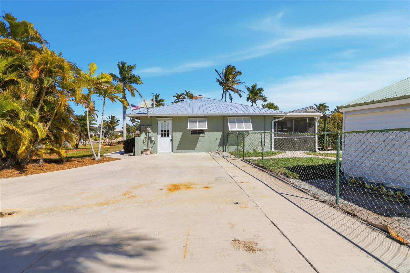 Image 15 of 66 For 2740 Sanibel Boulevard