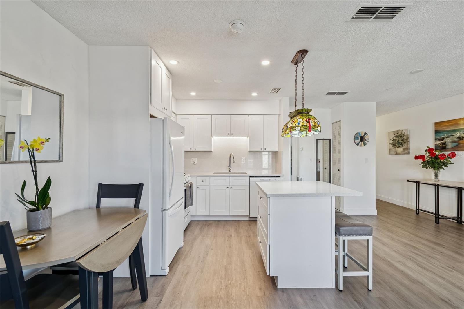 Listing photo id 8 for 5969 Terrace Park Drive N 307