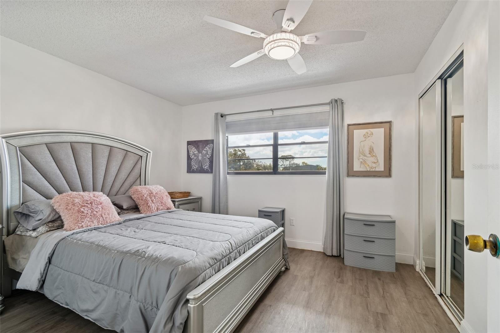 Listing photo id 14 for 5969 Terrace Park Drive N 307