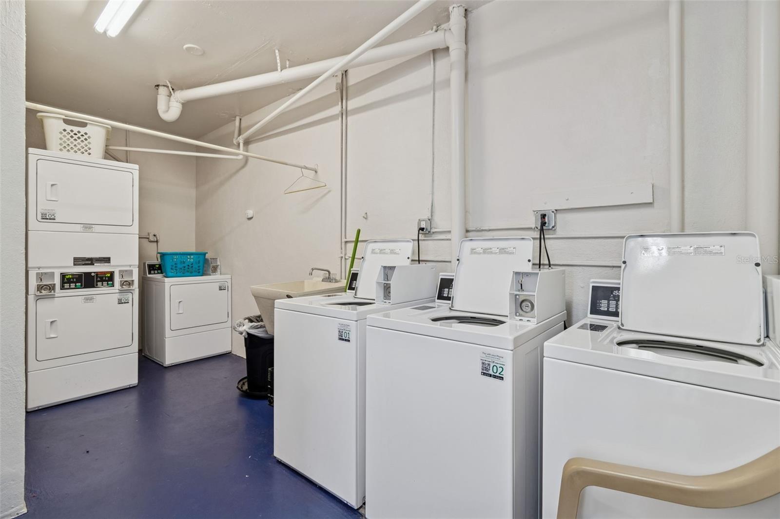 Listing photo id 25 for 5969 Terrace Park Drive N 307