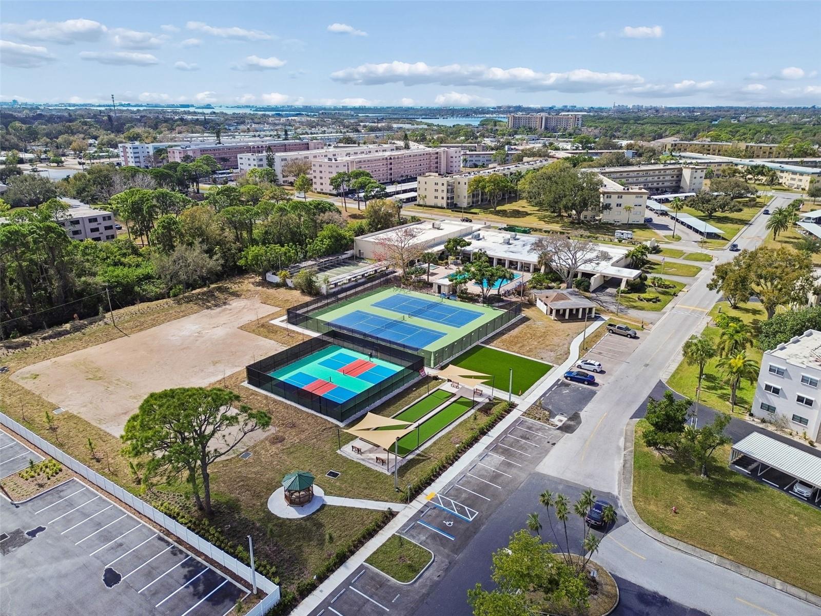 Listing photo id 27 for 5969 Terrace Park Drive N 307