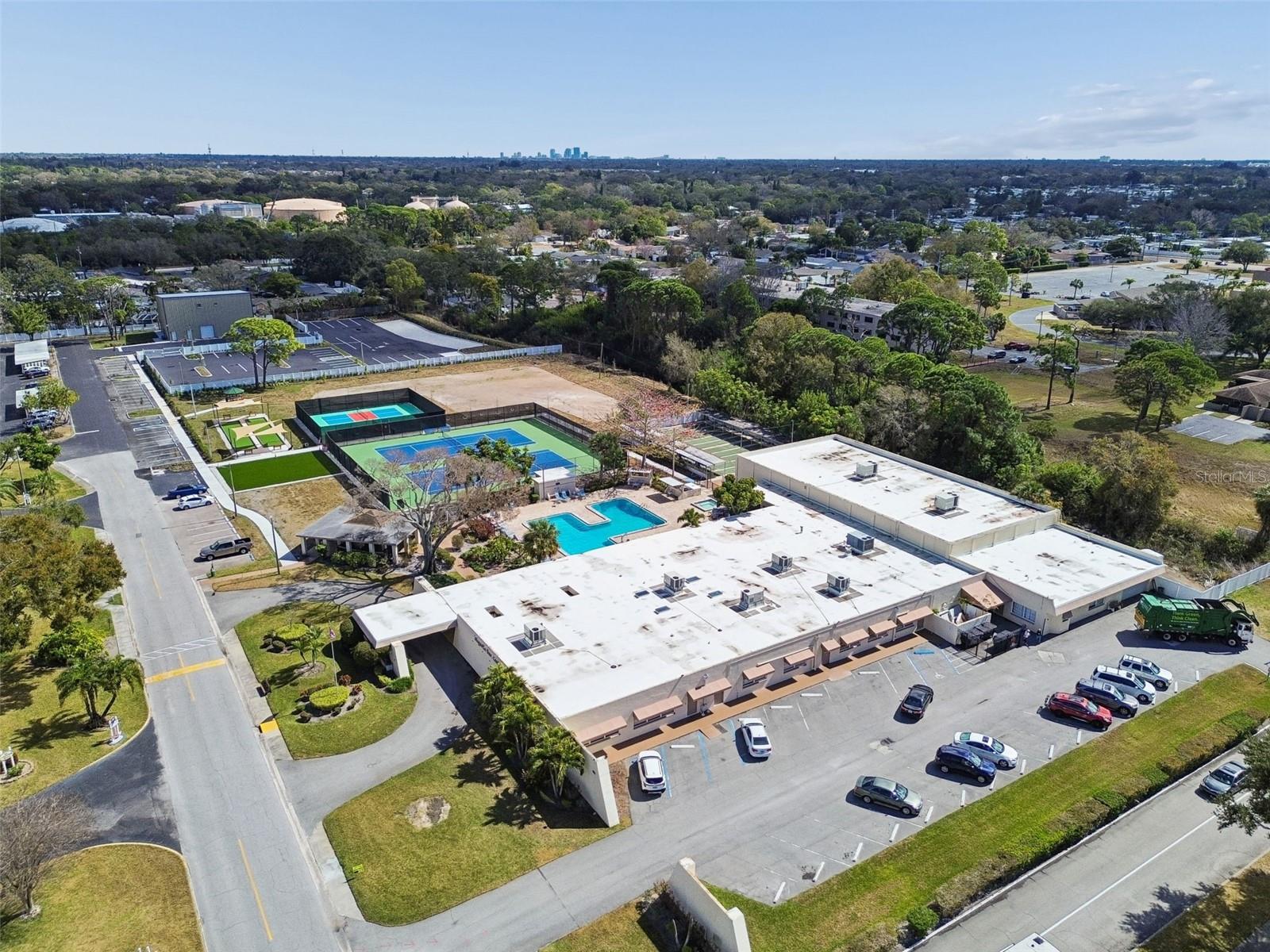 Listing photo id 30 for 5969 Terrace Park Drive N 307