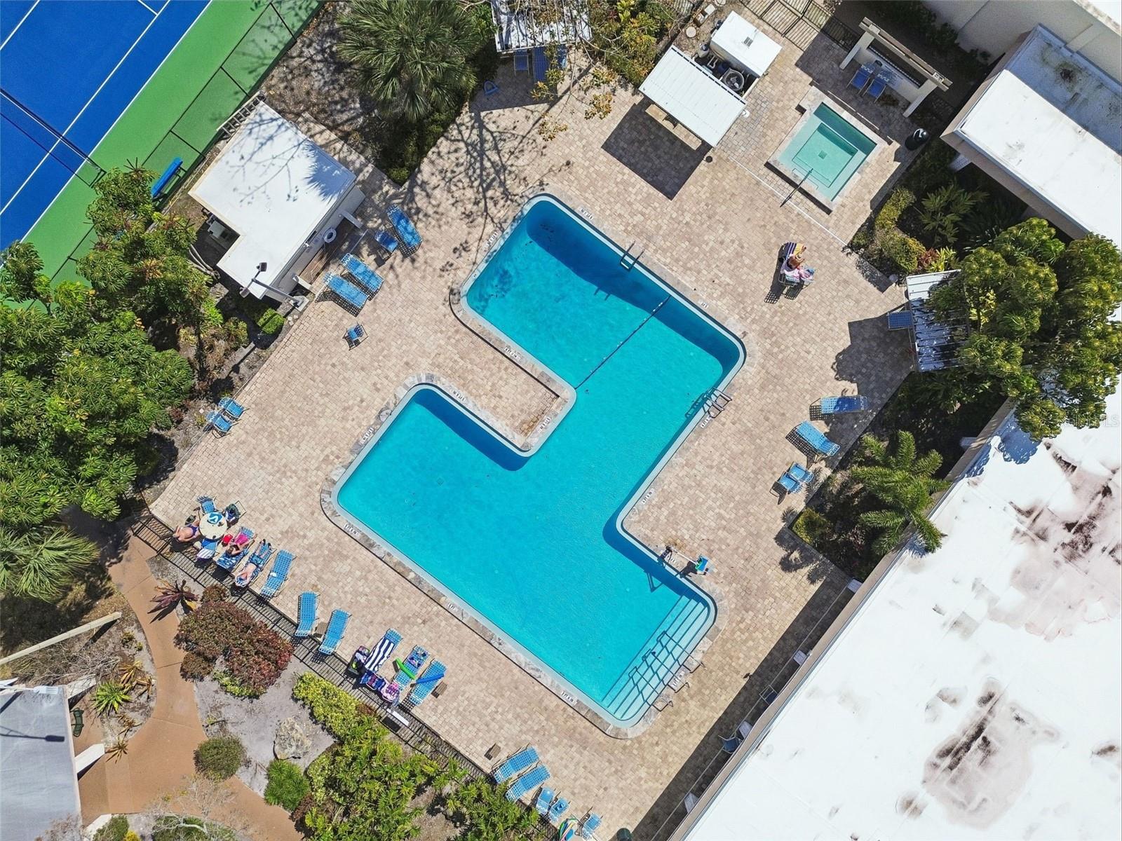 Listing photo id 32 for 5969 Terrace Park Drive N 307