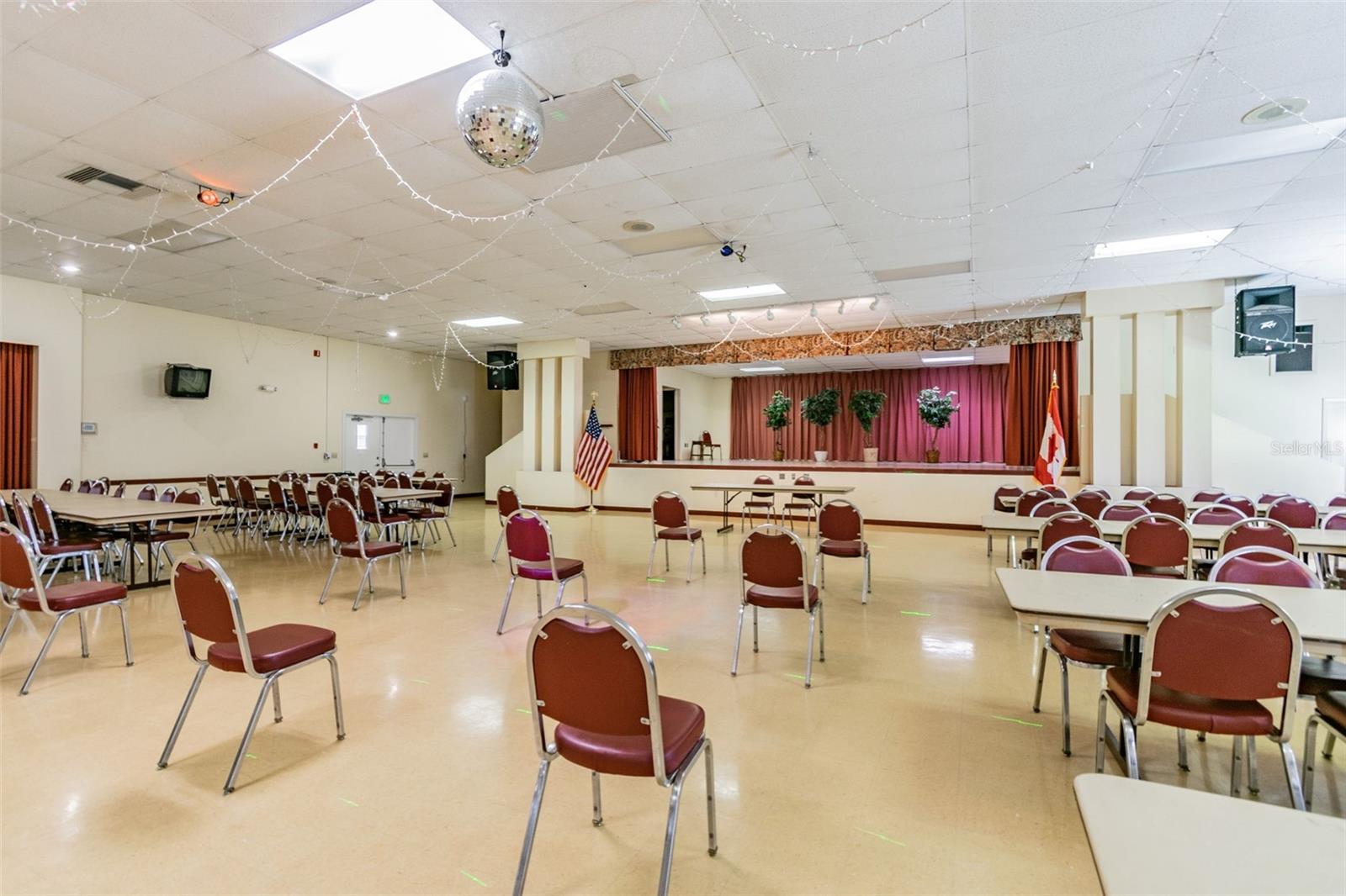 Listing photo id 39 for 5969 Terrace Park Drive N 307