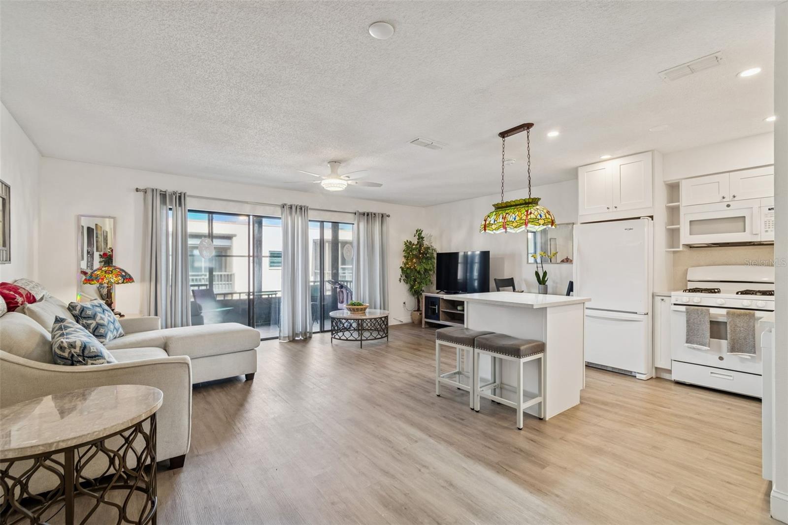 Listing photo id 3 for 5969 Terrace Park Drive N 307