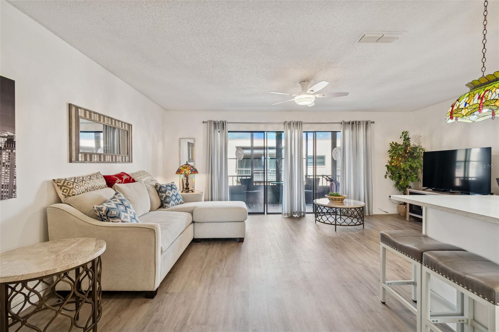 Listing photo id 4 for 5969 Terrace Park Drive N 307