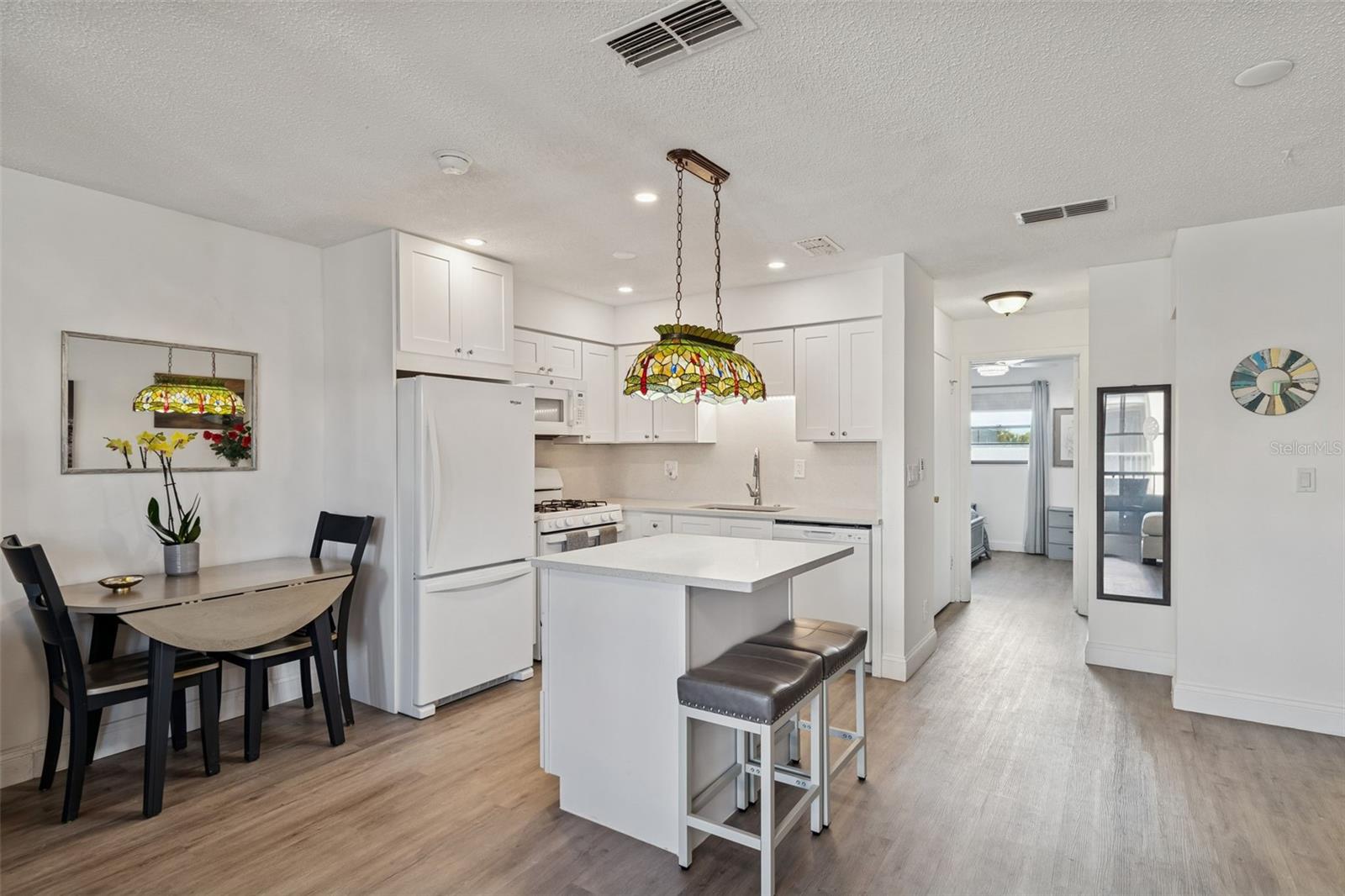 Listing photo id 7 for 5969 Terrace Park Drive N 307