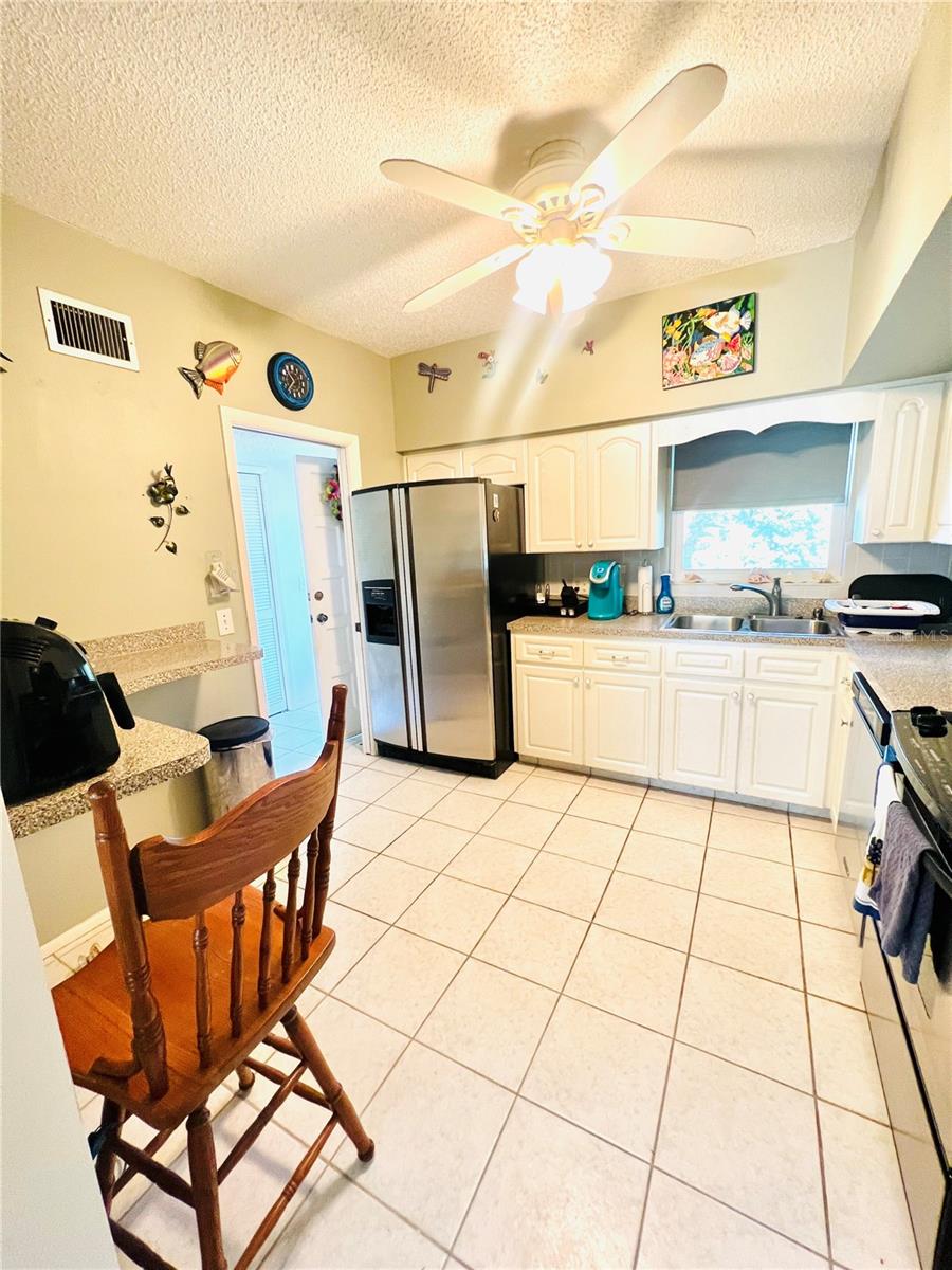 Image 10 of 19 For 2471 Sumatran Way 43