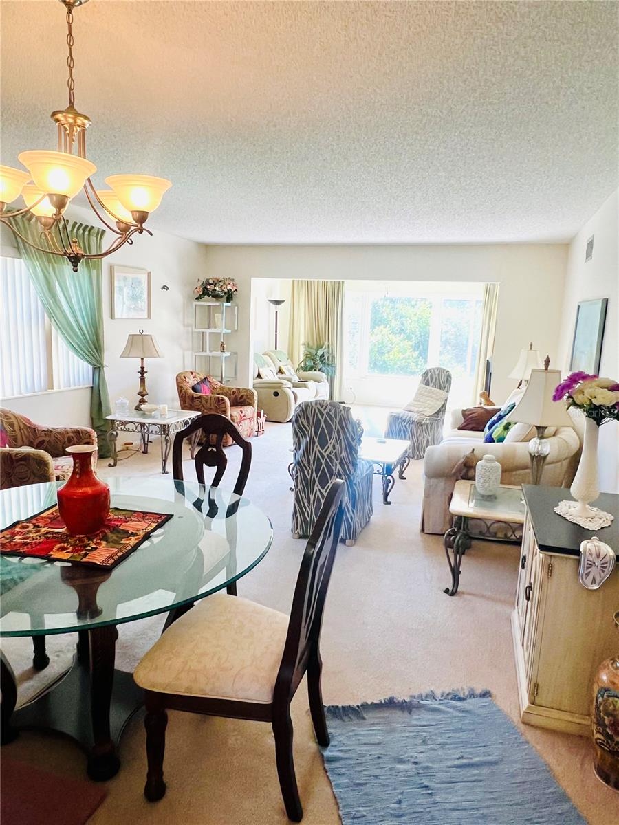 Image 14 of 19 For 2471 Sumatran Way 43