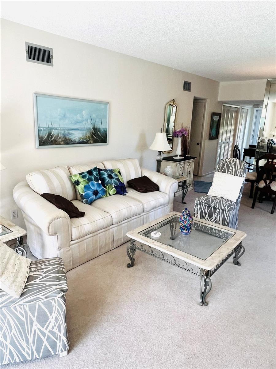 Image 17 of 19 For 2471 Sumatran Way 43