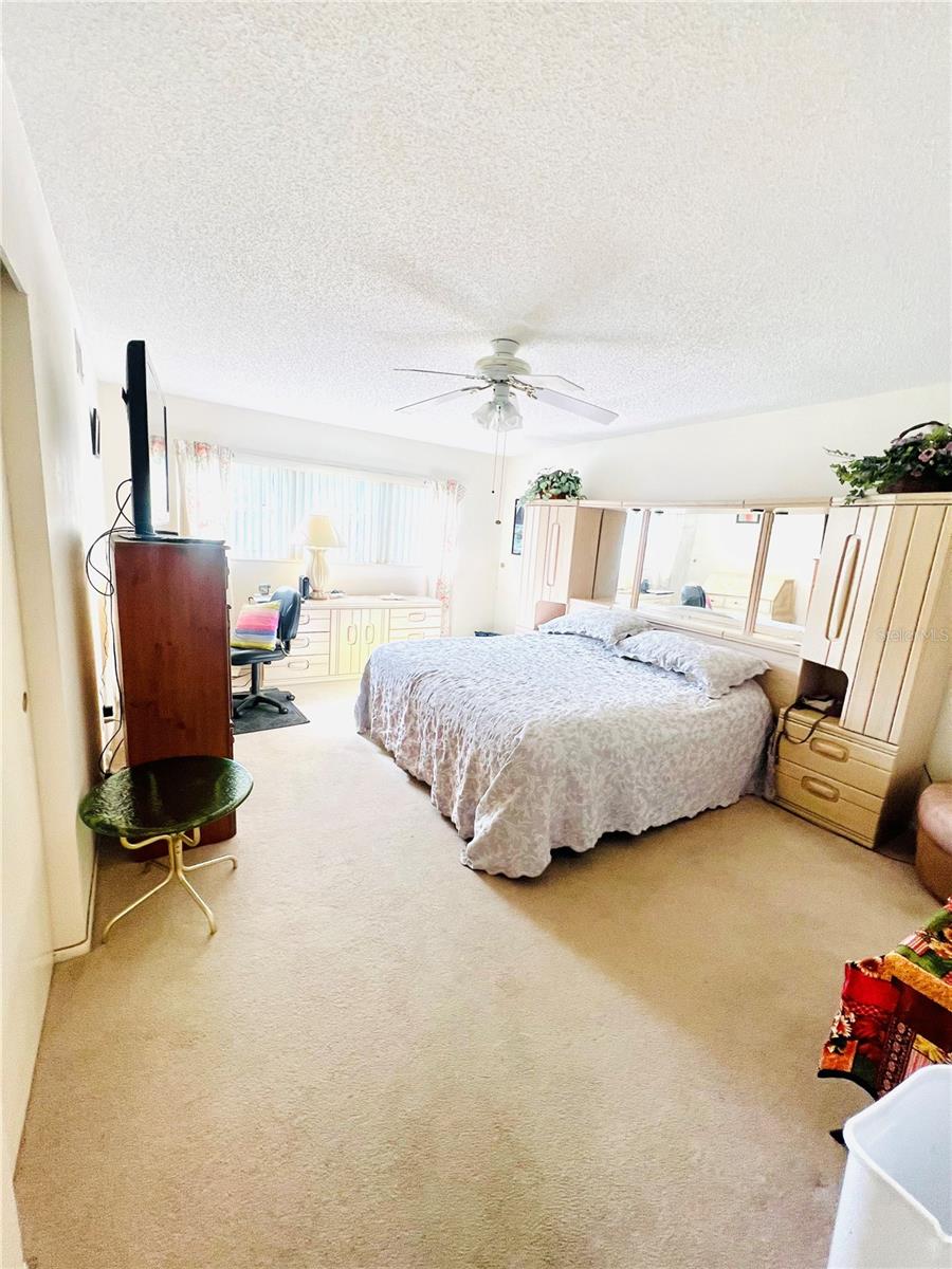 Image 2 of 19 For 2471 Sumatran Way 43