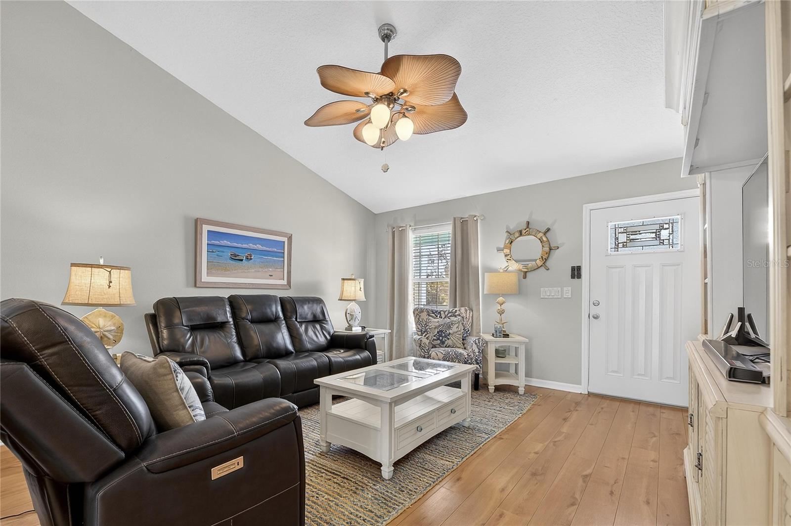 Image 16 of 100 For 1116 Canal Street