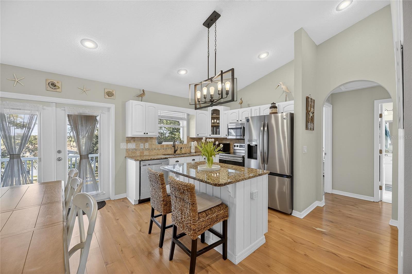 Image 21 of 100 For 1116 Canal Street