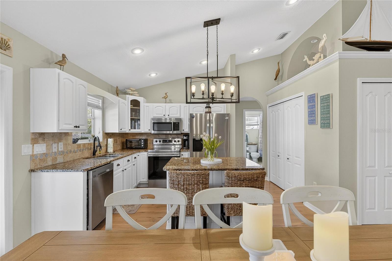 Image 22 of 100 For 1116 Canal Street