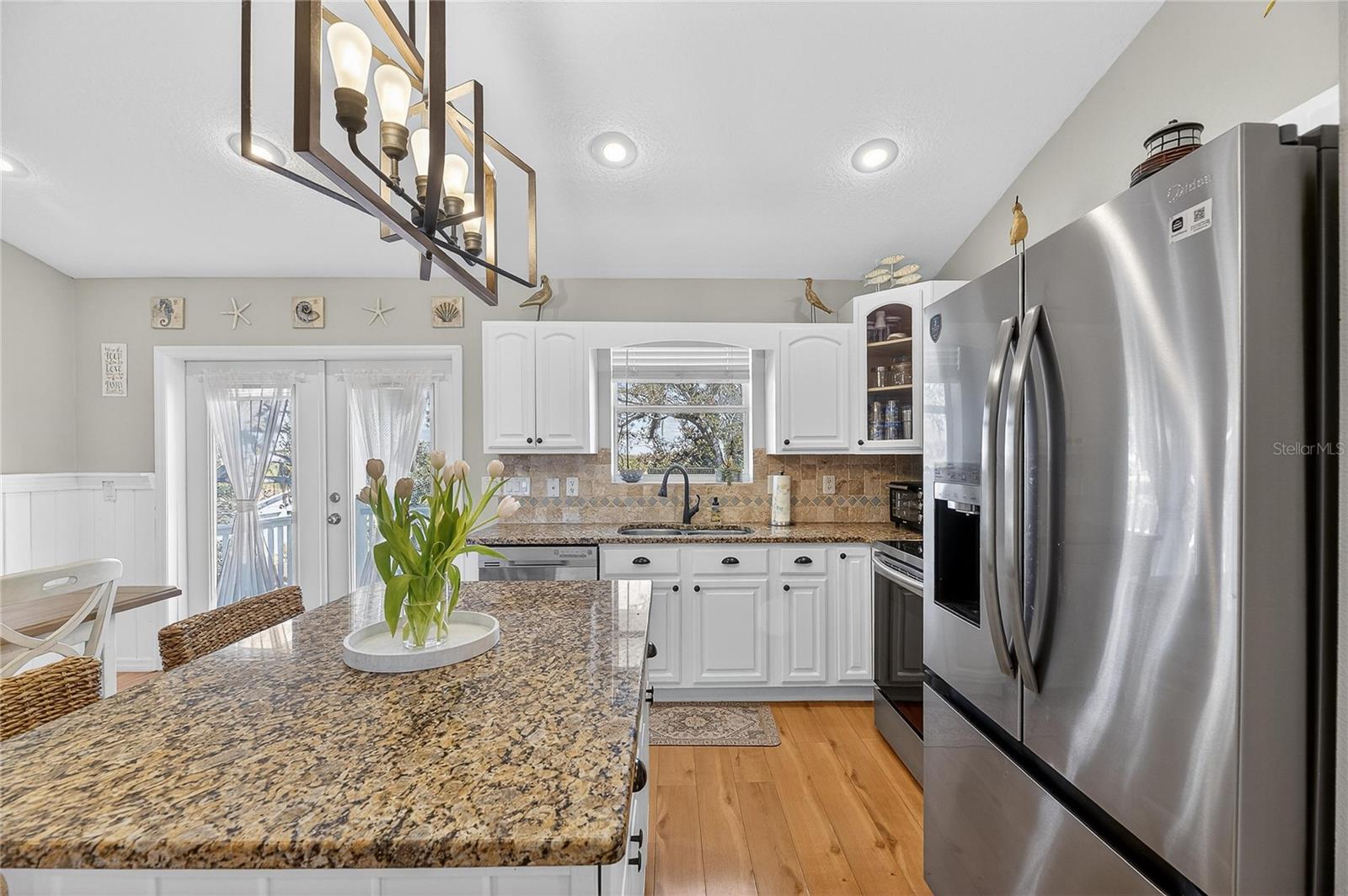 Image 24 of 100 For 1116 Canal Street