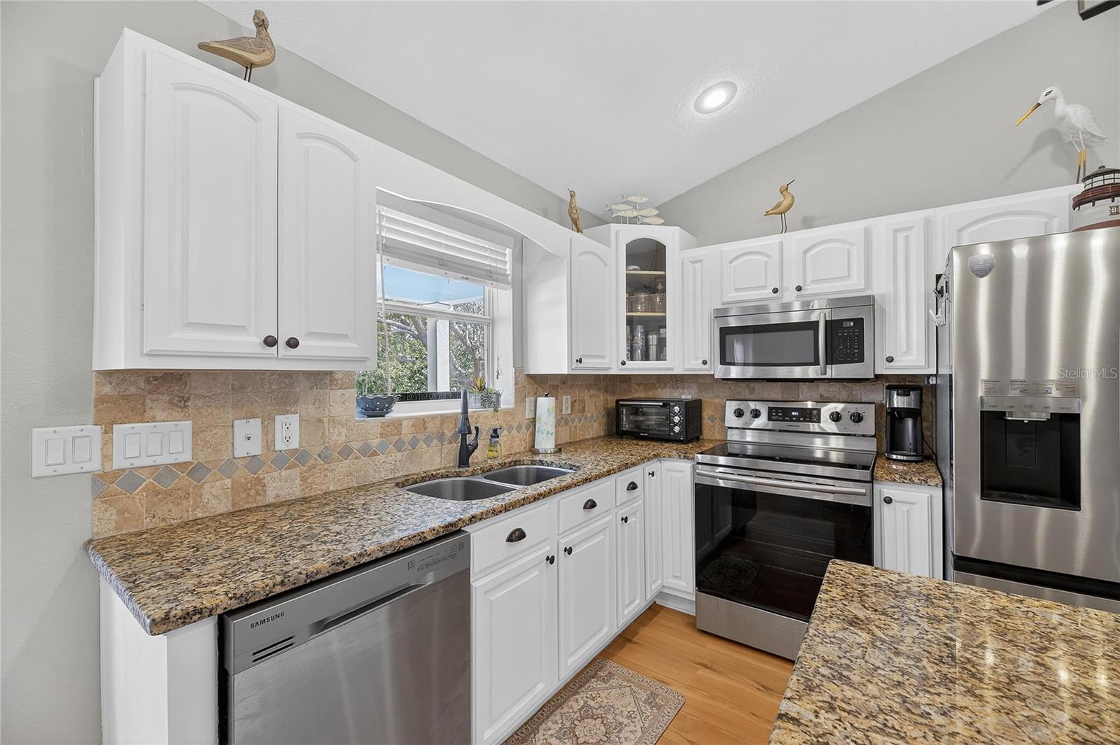 Image 25 of 100 For 1116 Canal Street