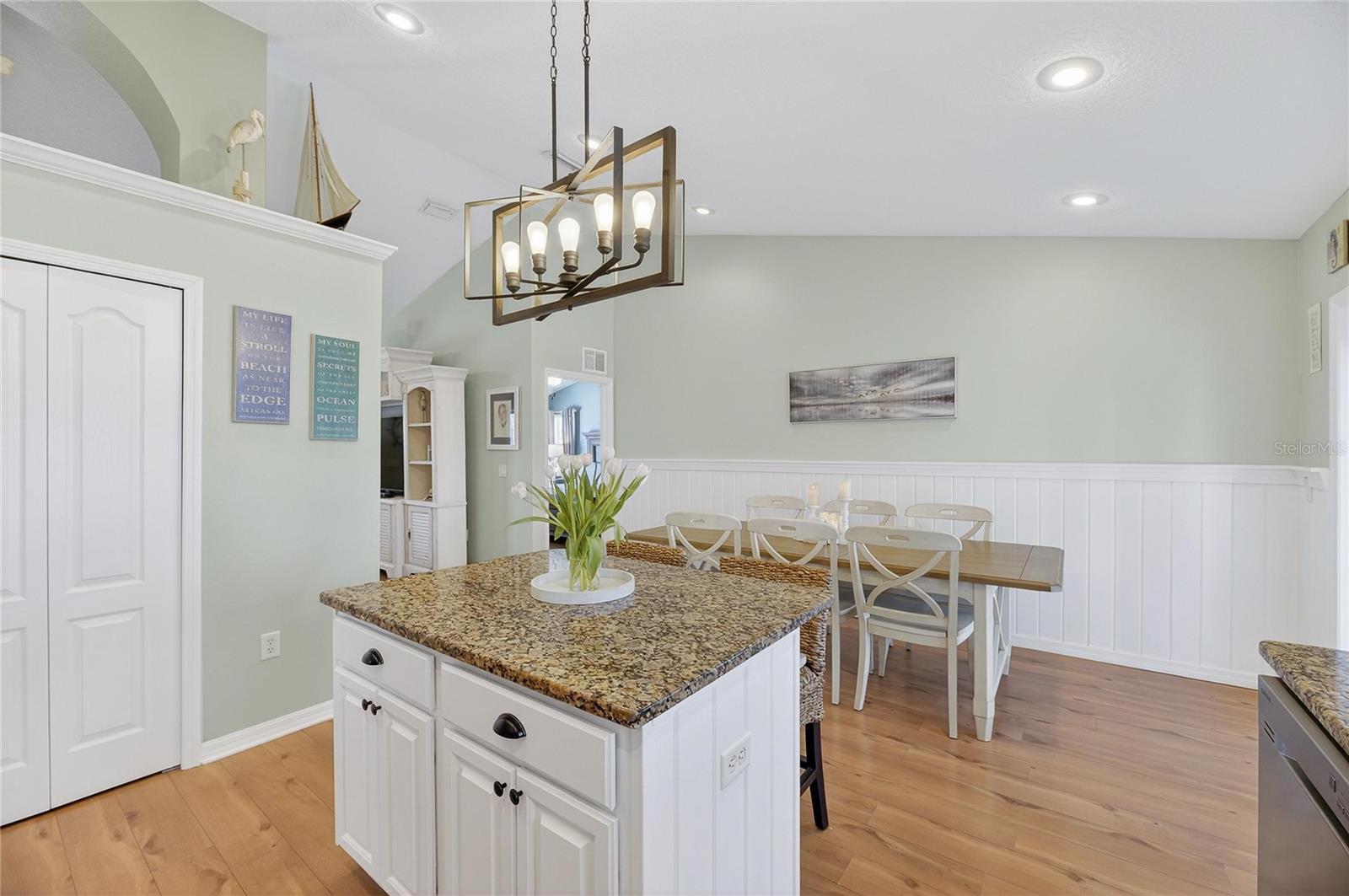 Image 26 of 100 For 1116 Canal Street