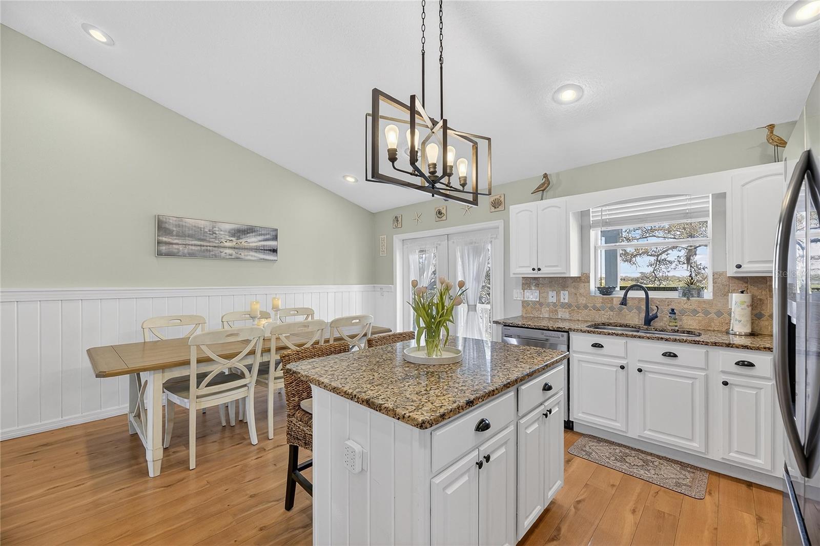 Image 27 of 100 For 1116 Canal Street