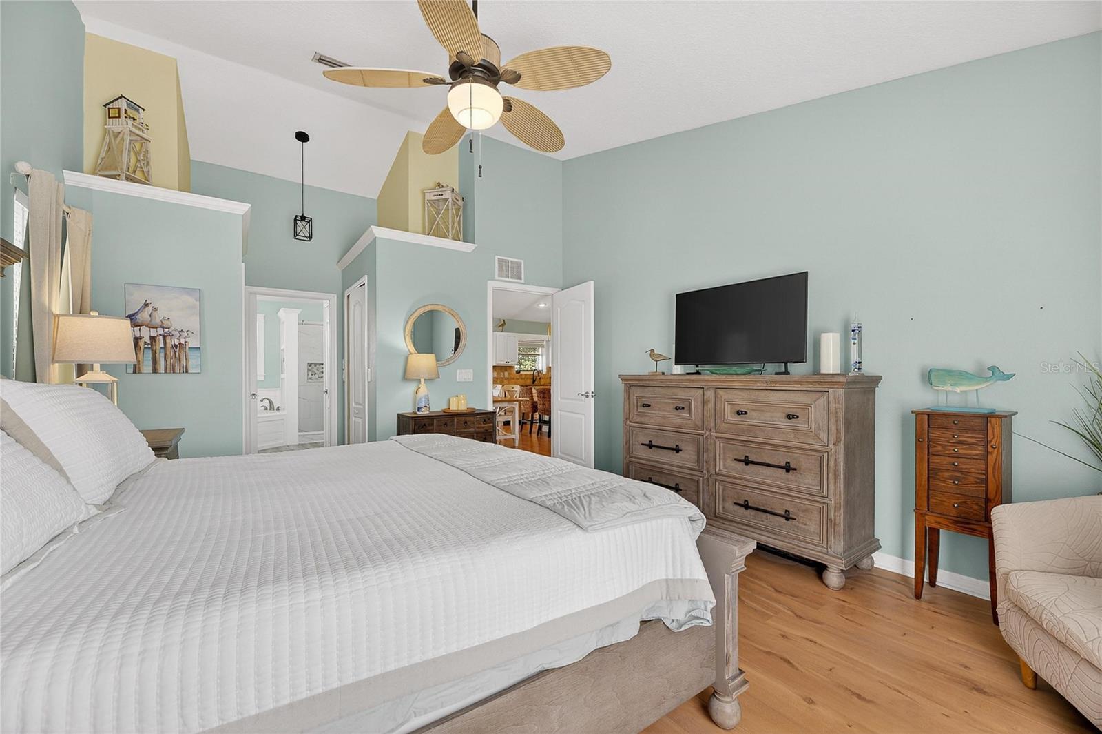 Image 29 of 100 For 1116 Canal Street