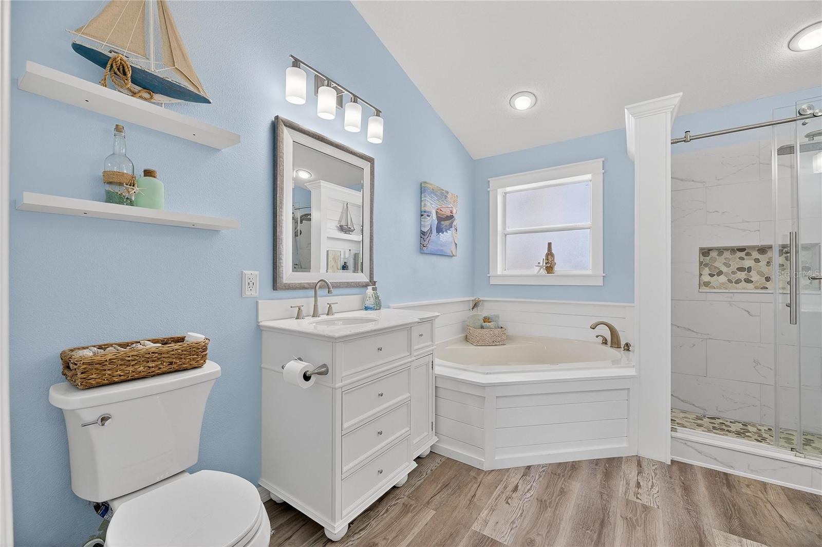 Image 32 of 100 For 1116 Canal Street