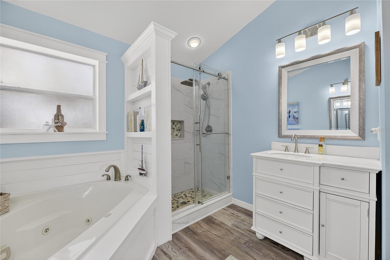 Image 33 of 100 For 1116 Canal Street