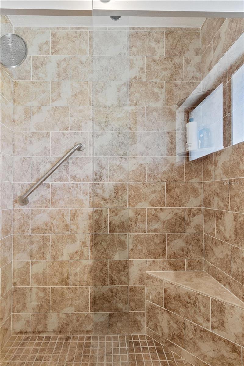 Image 22 of 65 For 1637 Paradise Circle W 101