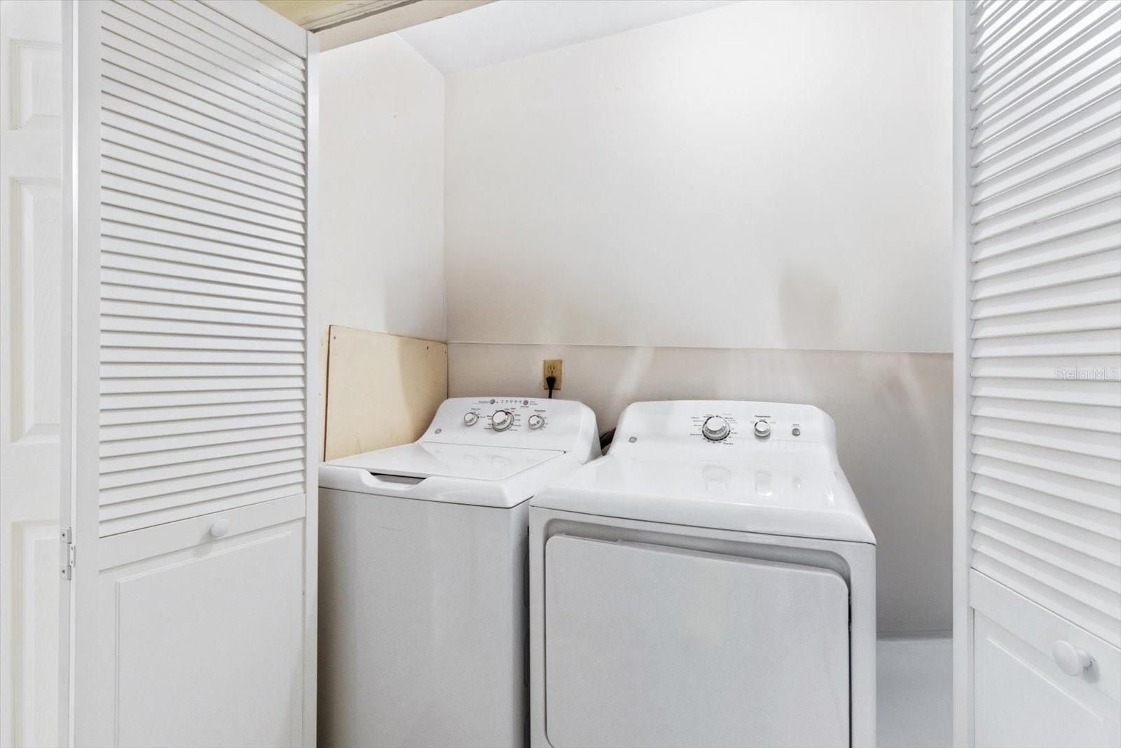 Image 28 of 65 For 1637 Paradise Circle W 101