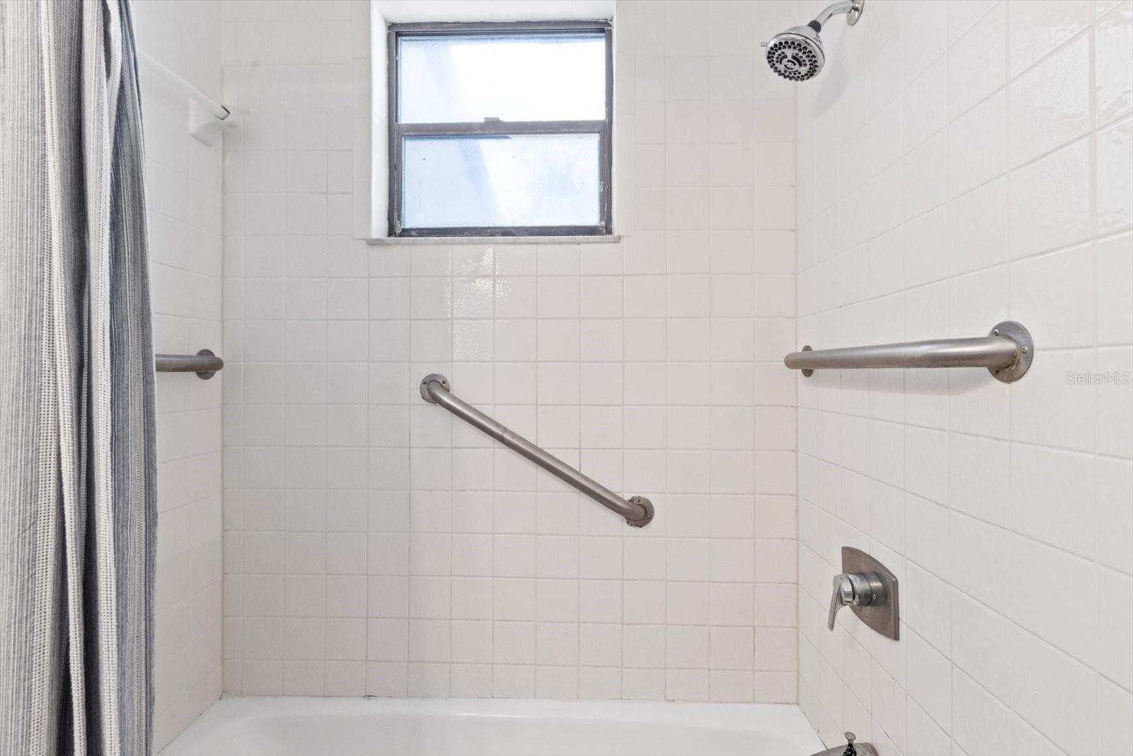 Image 31 of 65 For 1637 Paradise Circle W 101