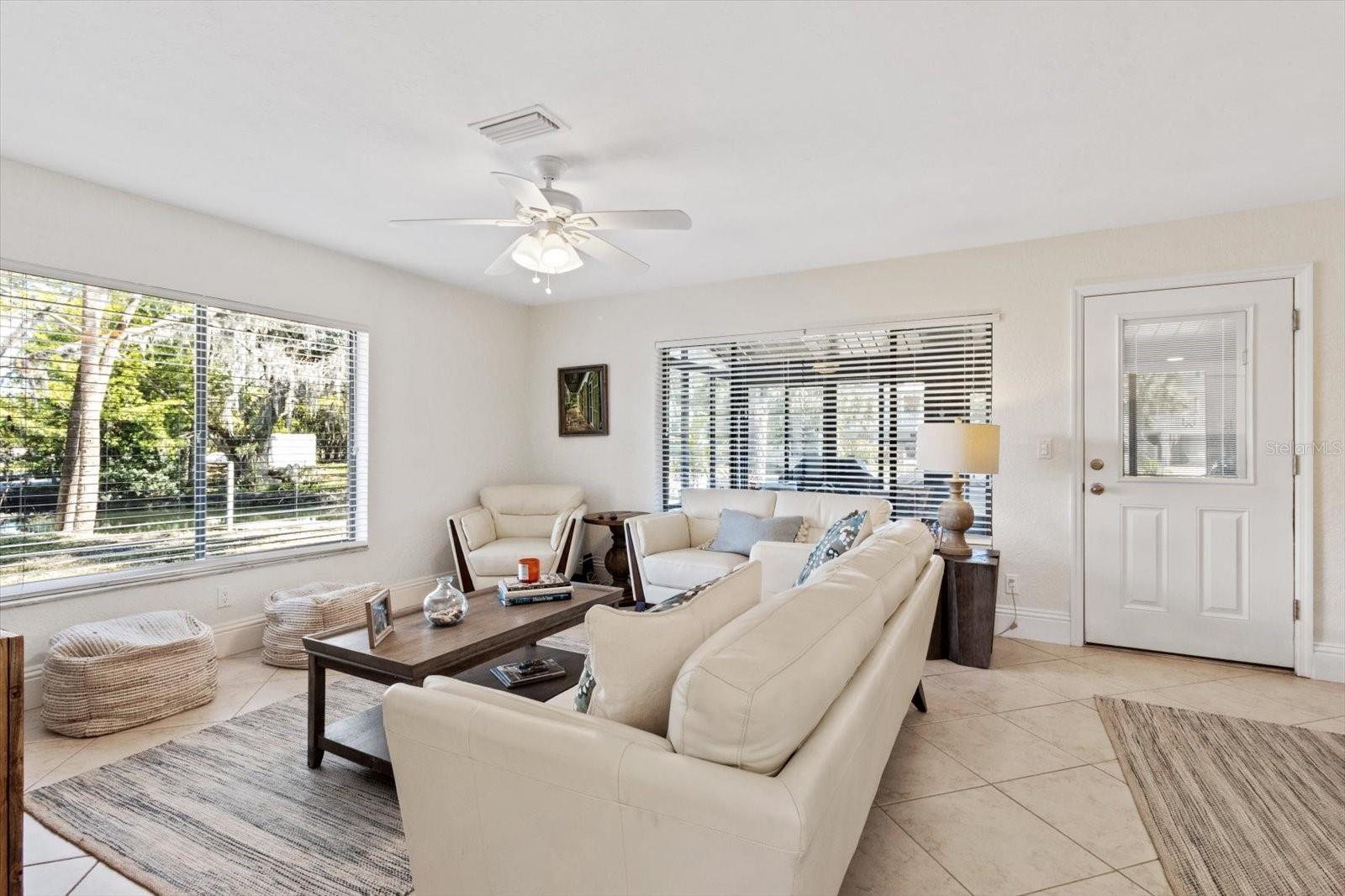 Image 8 of 65 For 1637 Paradise Circle W 101