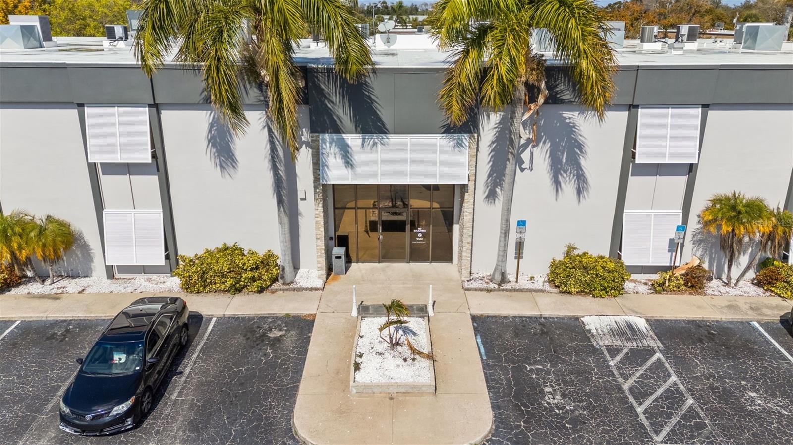 Image 3 of 12 For 2700 Bay Drive