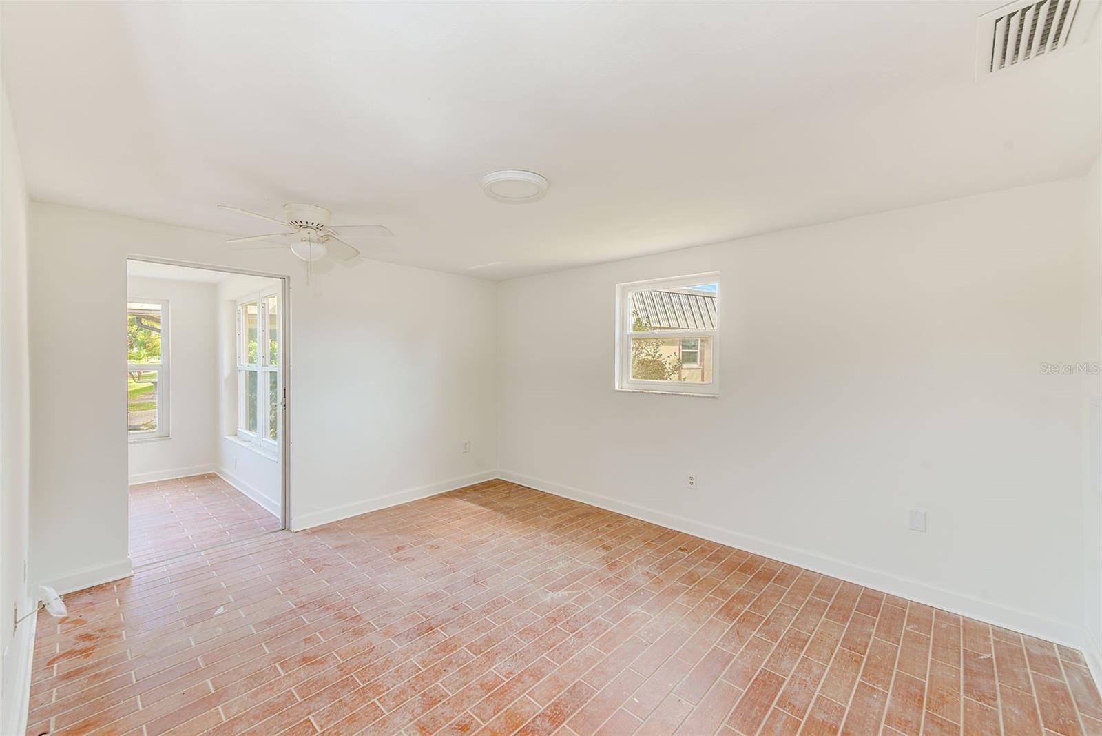 Image 18 of 41 For 4308 Summersun Drive