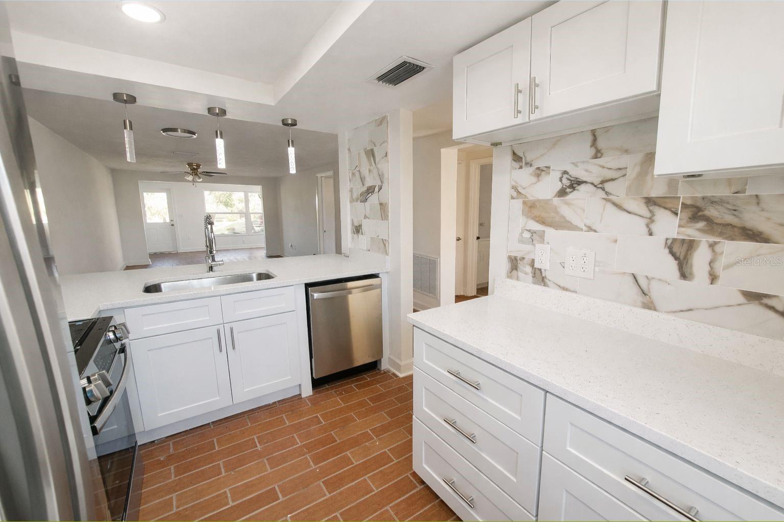 Image 6 of 41 For 4308 Summersun Drive