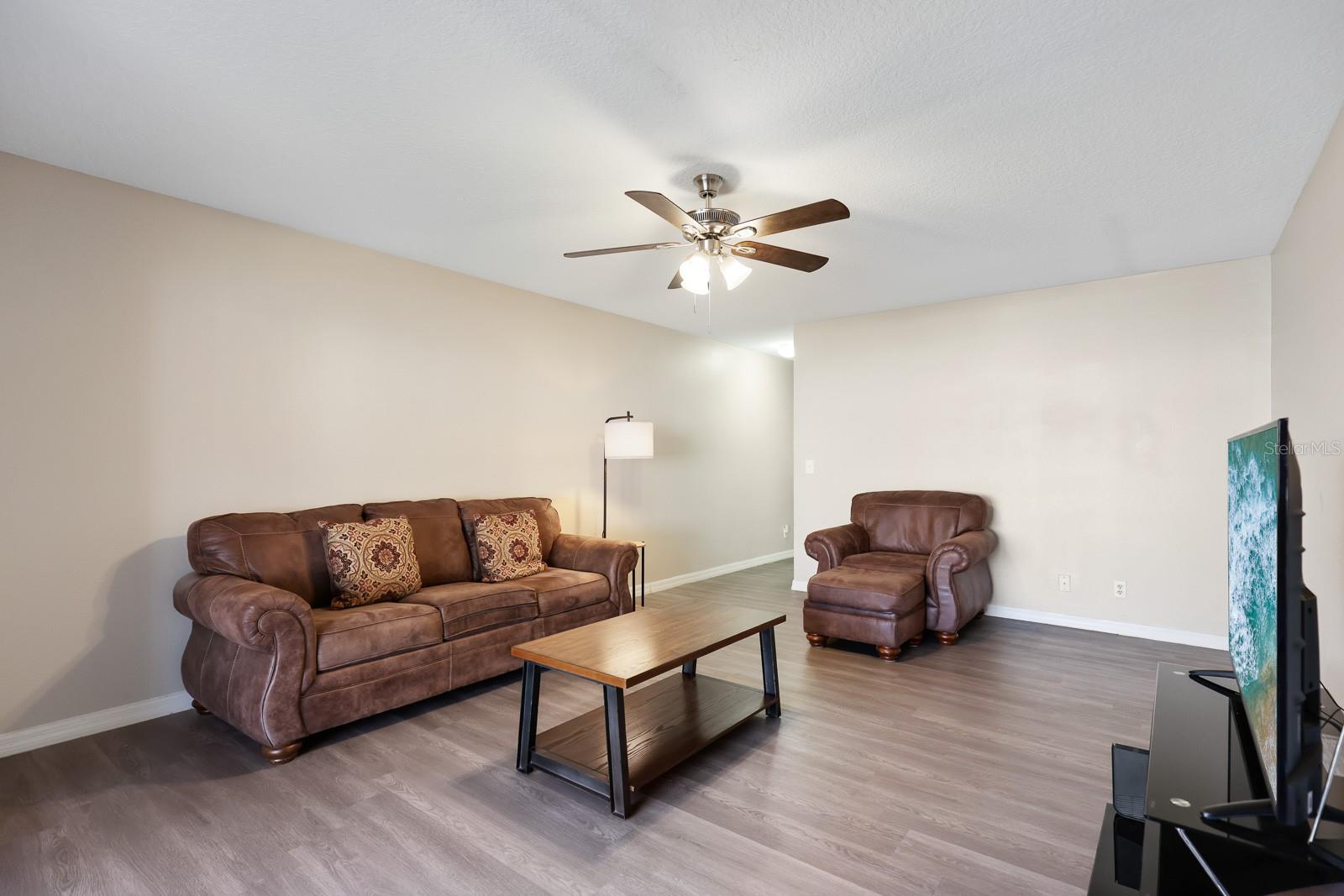 Image 13 of 27 For 211 Penmark Stone Place