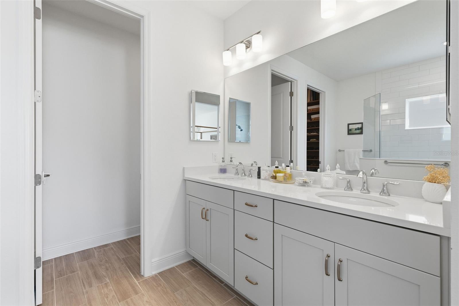 Image 21 of 62 For 10141 Spruce River Way