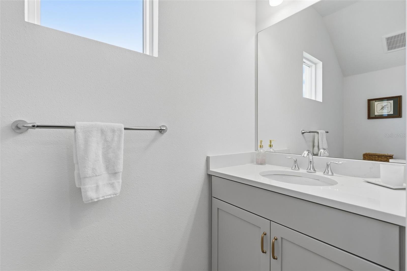 Image 25 of 62 For 10141 Spruce River Way