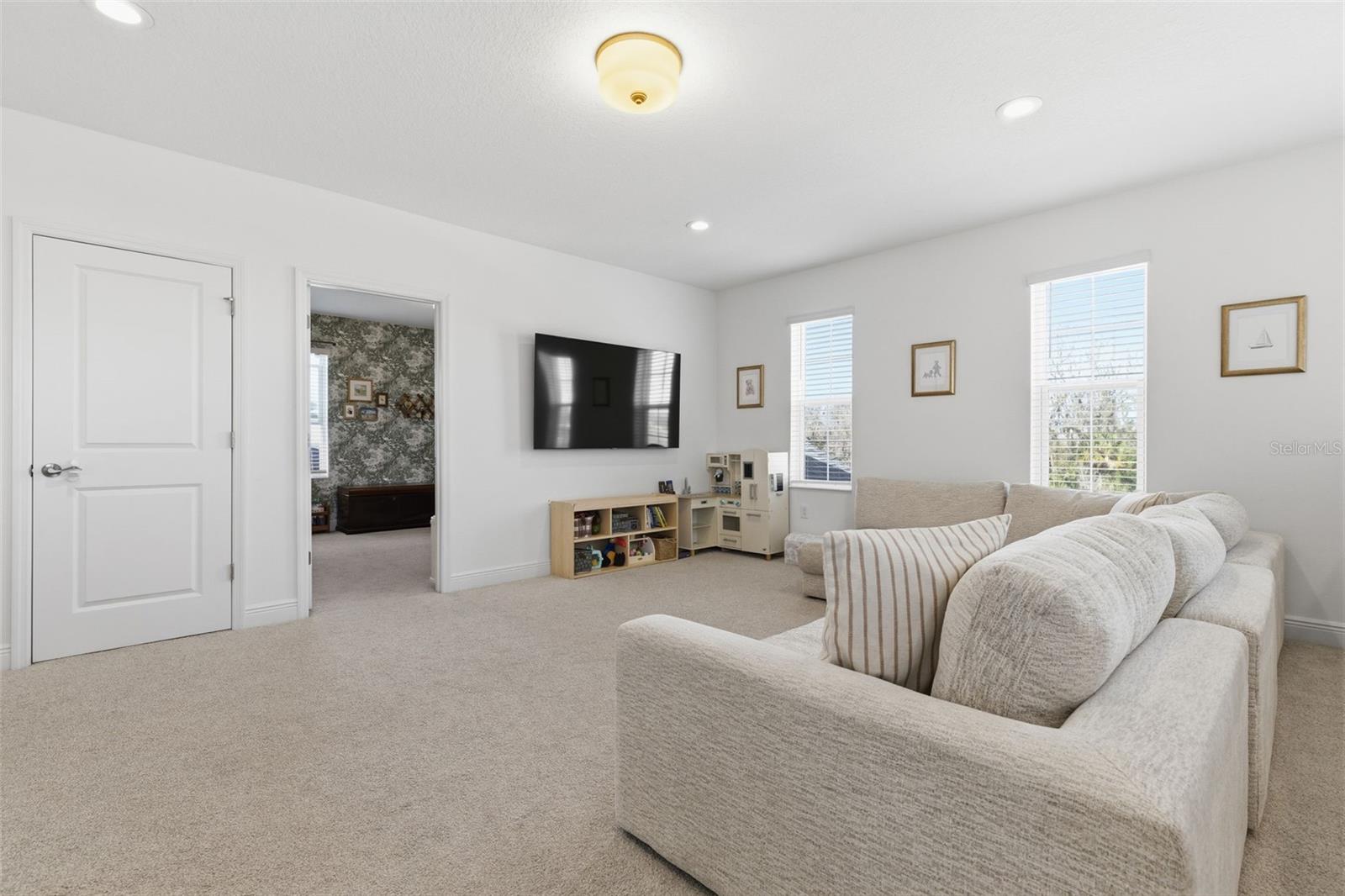 Image 26 of 62 For 10141 Spruce River Way