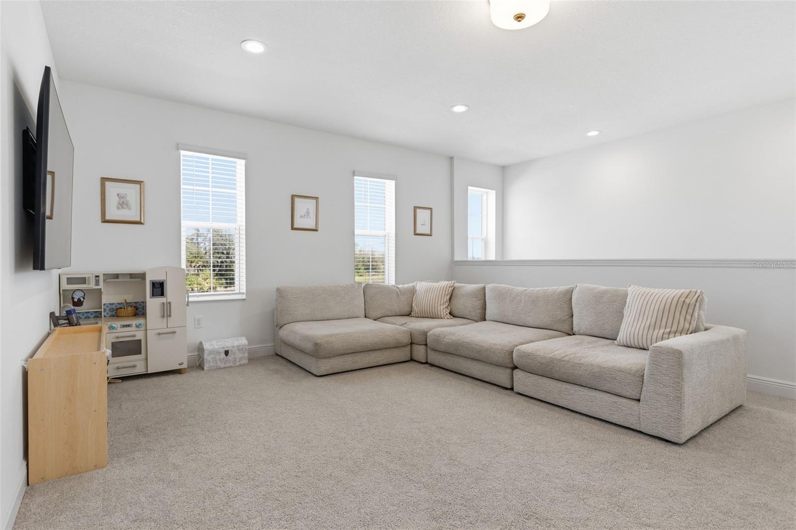 Image 27 of 62 For 10141 Spruce River Way