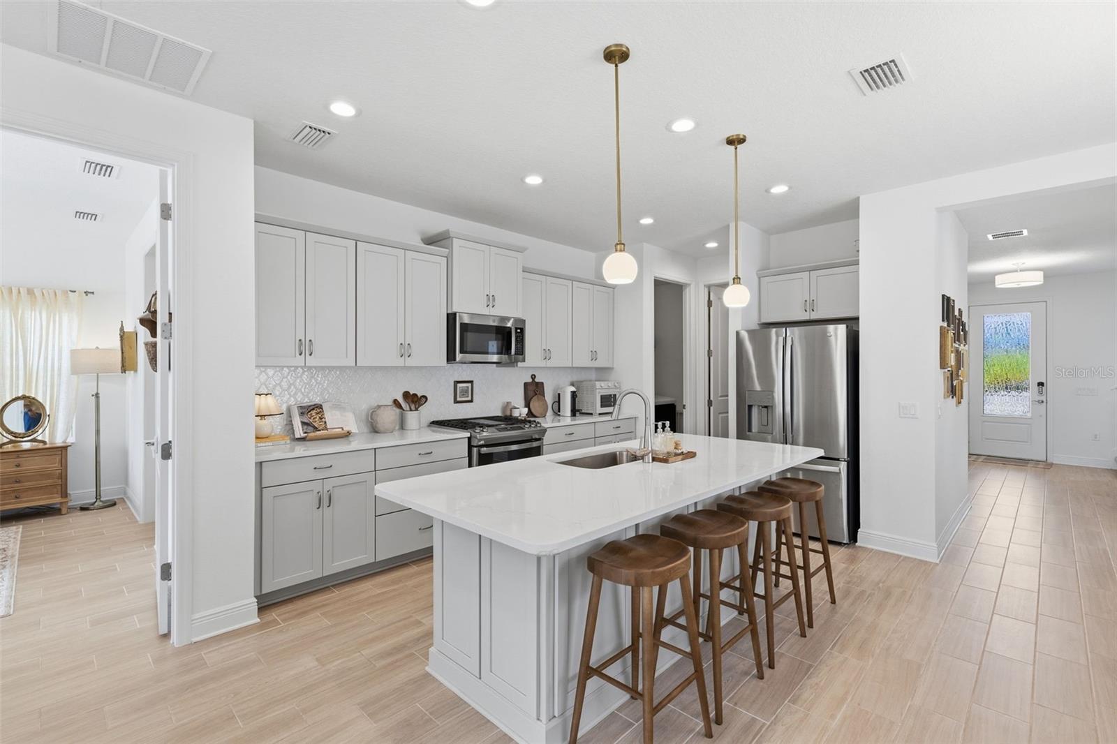 Image 7 of 62 For 10141 Spruce River Way