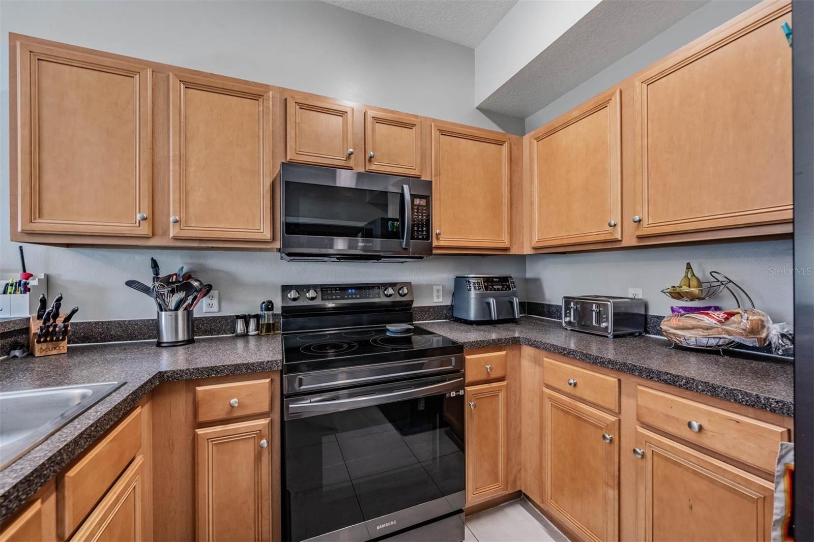Image 13 of 57 For 9092 Iron Oak Avenue
