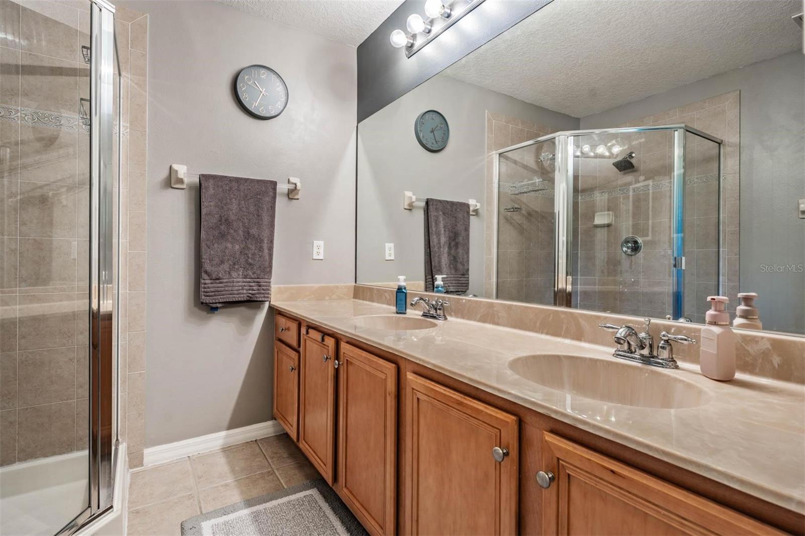 Image 19 of 57 For 9092 Iron Oak Avenue