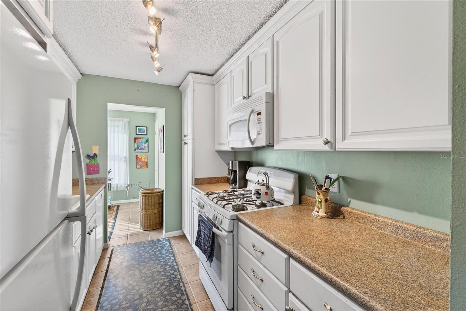 Image 13 of 39 For 2850 59th Street S 311