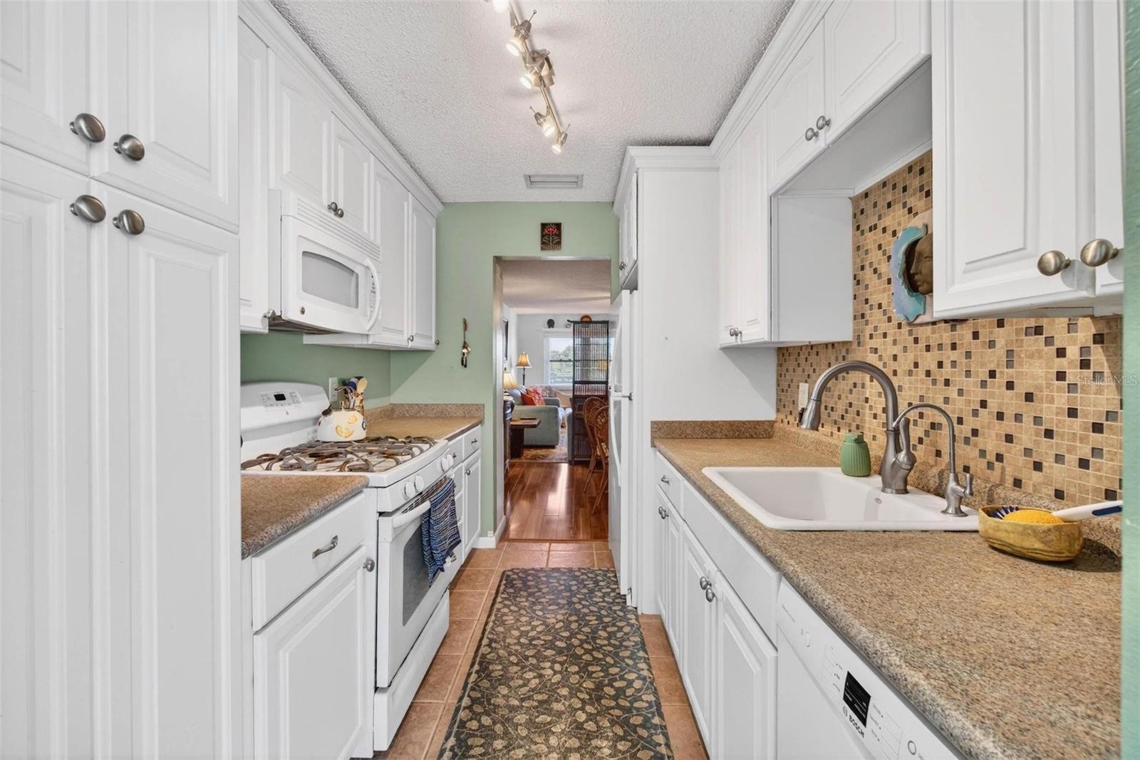 Image 14 of 39 For 2850 59th Street S 311