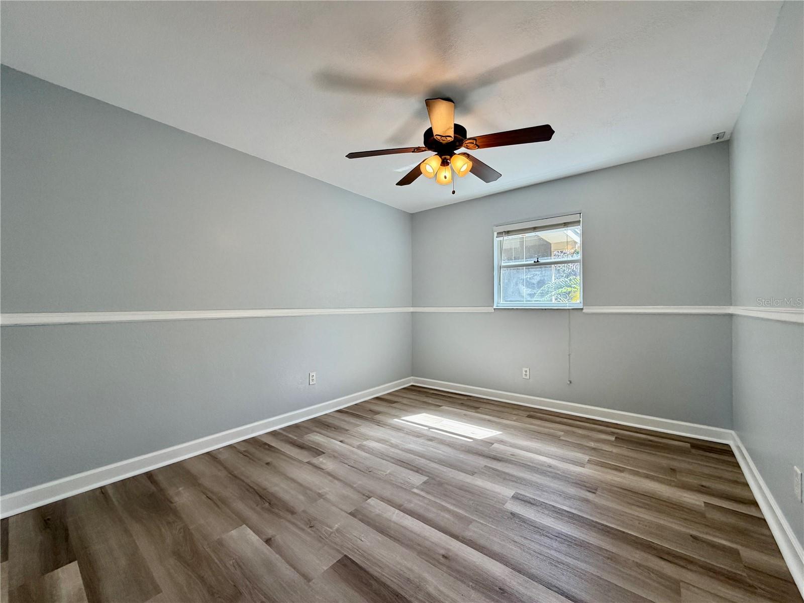 Image 17 of 31 For 510 81st Avenue N