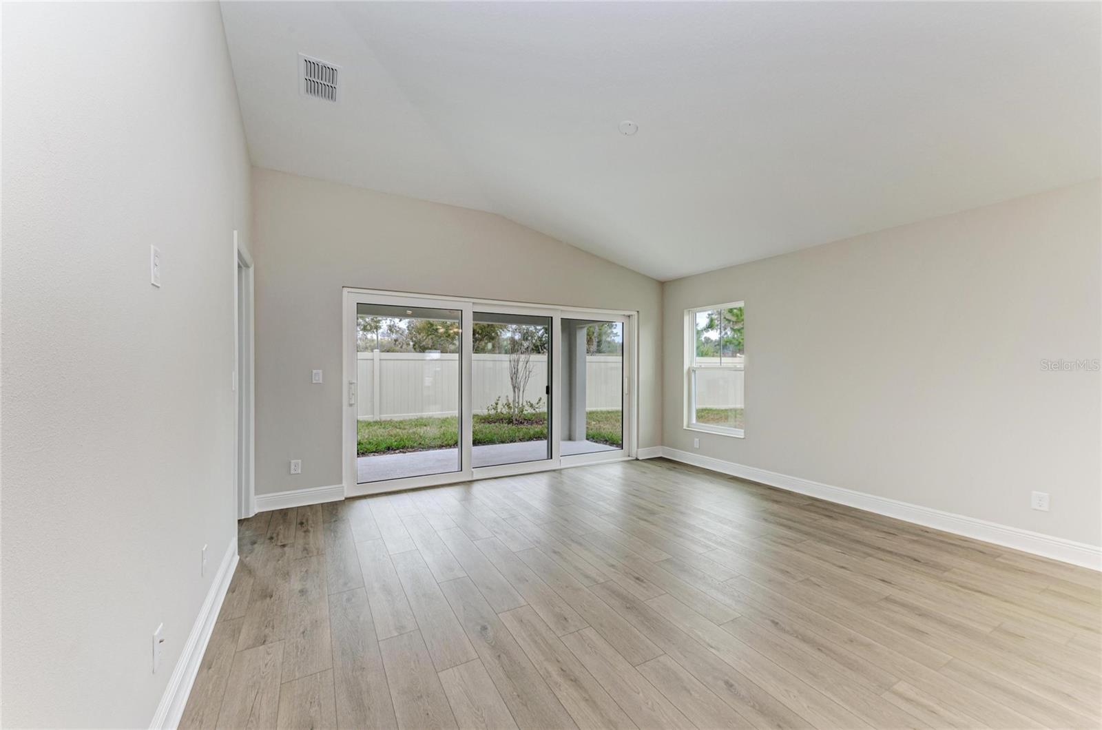 Image 16 of 29 For 12342 Oak Hill Way