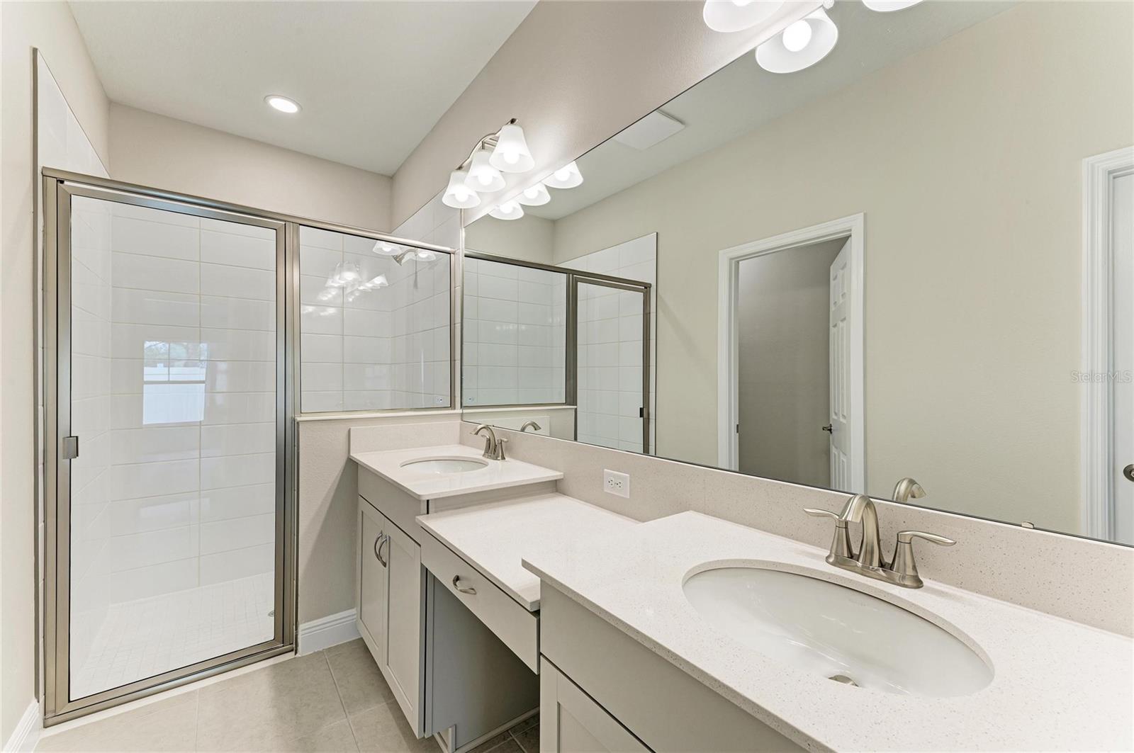 Image 7 of 29 For 12342 Oak Hill Way